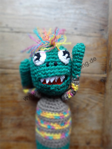 Portrait von Amigurumi-Monster Oliver