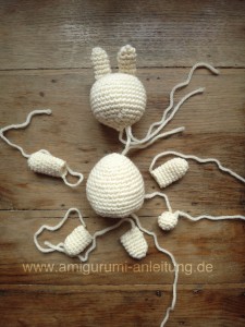 Alle Teile vom Amigurumi-Hase