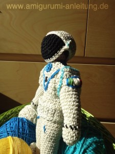 Amigurumi-Astronaut mit Helm